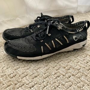 black nfinity cheer shoes